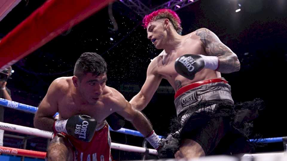 el-aconcagua-arena-vibro-con-el-mejor-boxeo-profesional-como-previa-a-la-pelea-de-juan-carrasco