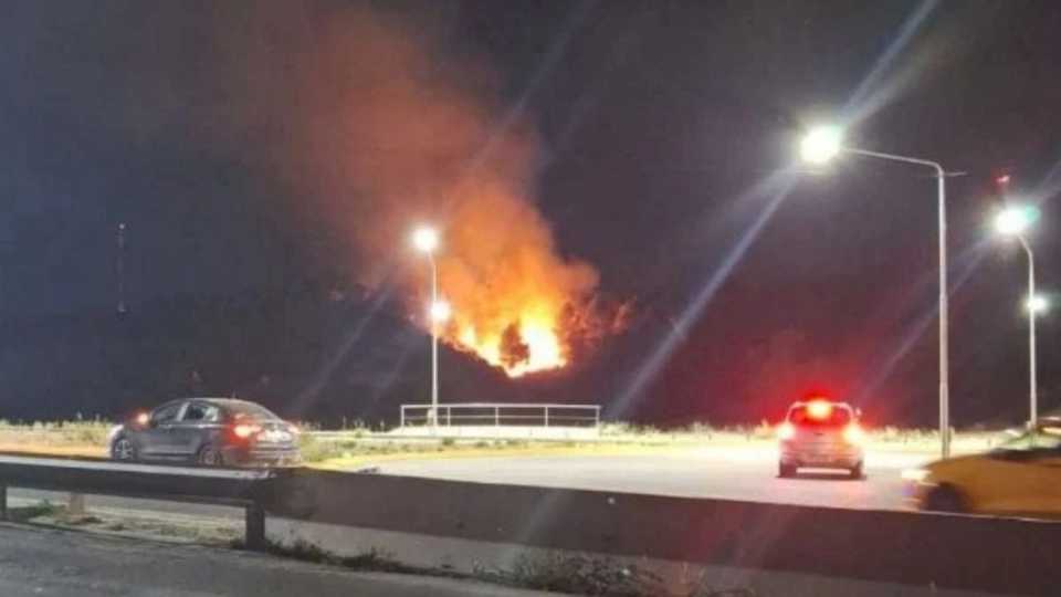 incendio-en-parque-norte-de-neuquen:-bomberos-lograron-controlarlo-tras-horas-de-trabajo