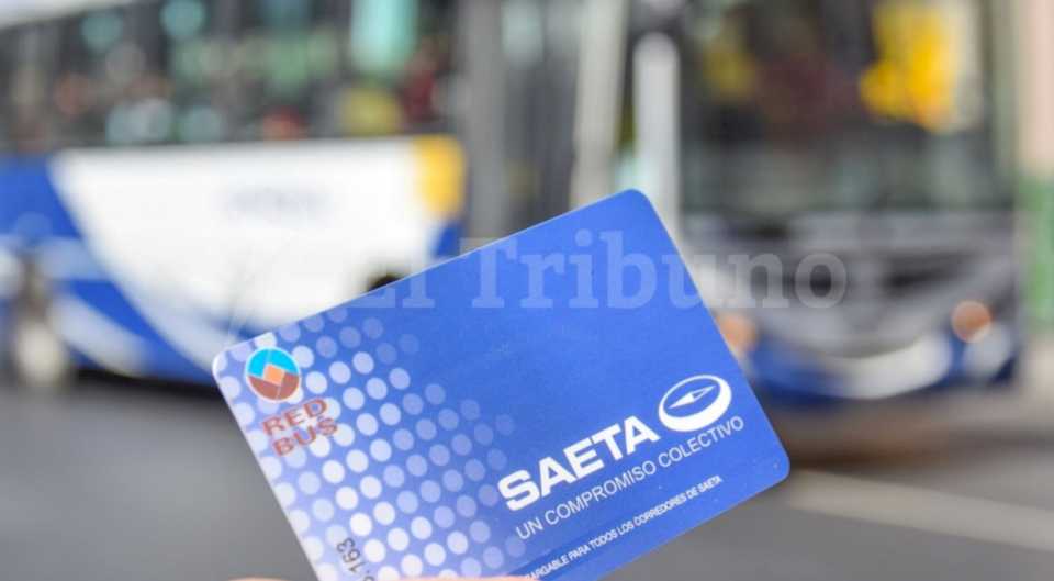 Desde hoy el boleto de colectivo cuesta $890 y sigue el transbordo