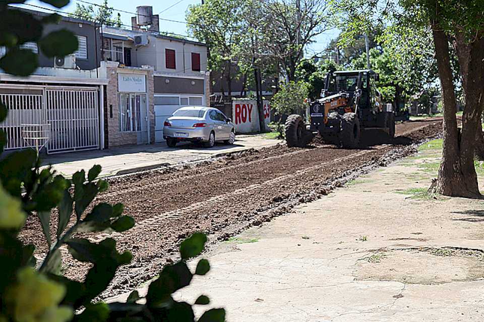 La Municipalidad de Resistencia multiplica perfilados y ripio en calles de la ciudad