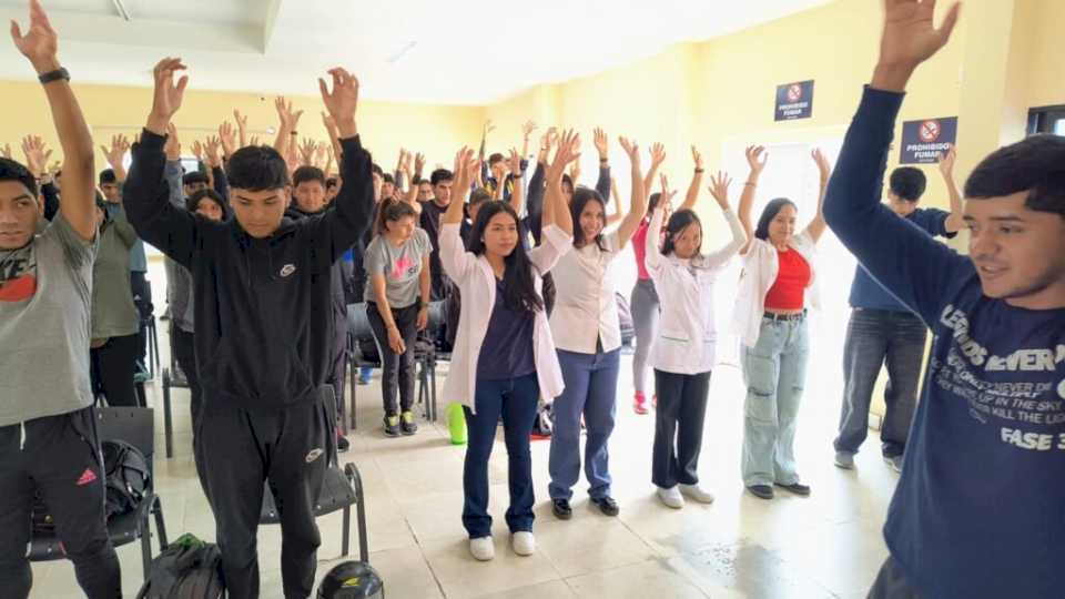 Mas de 100 estudiantes de educación física participaron del taller sobre TEA