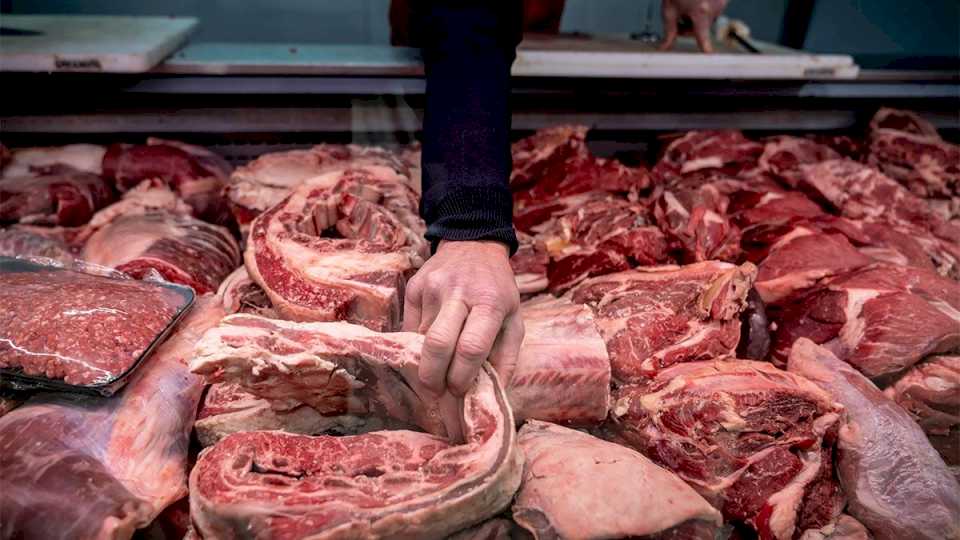 Comer asado, un lujo: el consumo de carne bajó un 50%