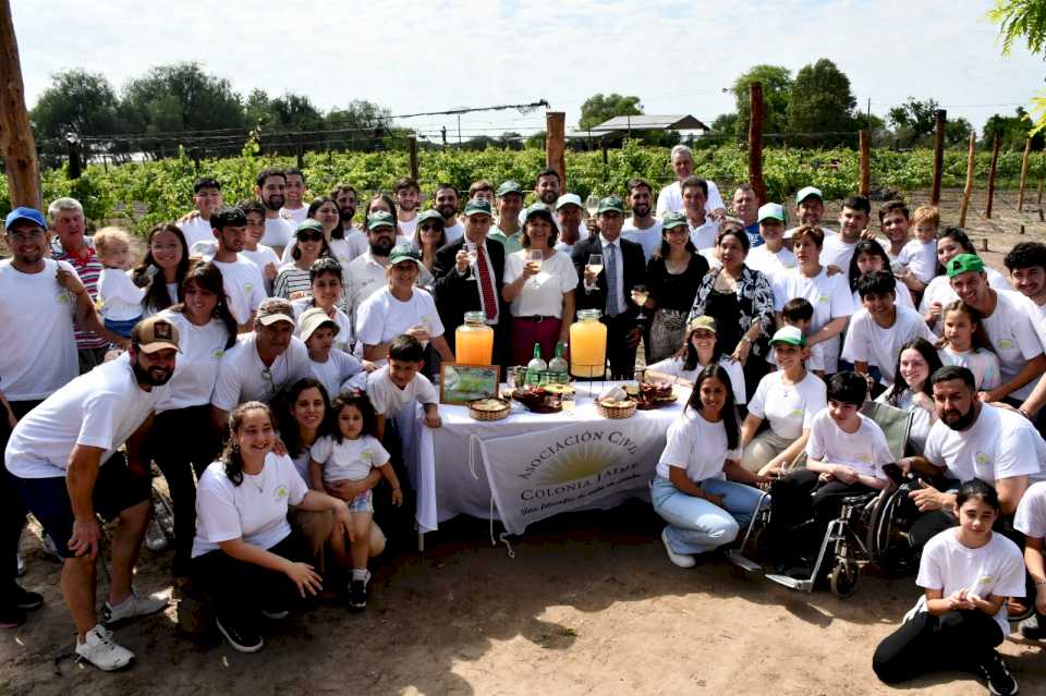 zamora-y-su-equipo-recorren-colonia-jaime-y-celebran-logros-comunitarios