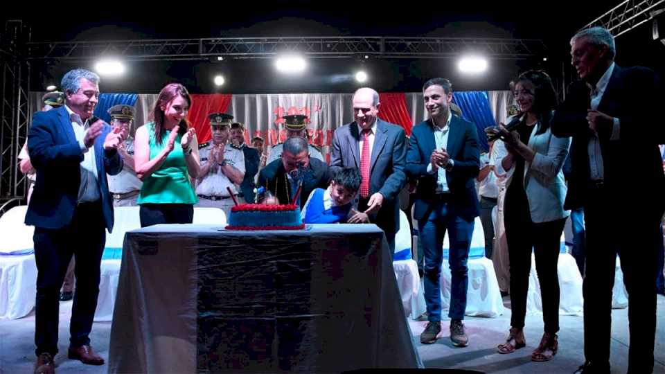 Villa Robles celebró su 292º aniversario con una emotiva ceremonia