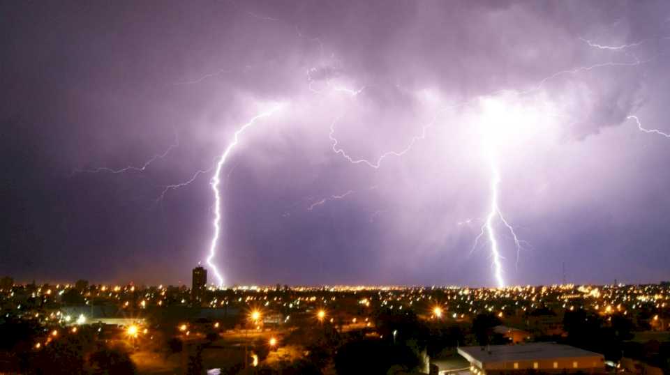 las-lluvias-se-agudizan,-hay-«alerta-naranja»-y-posible-granizo-en-cordoba