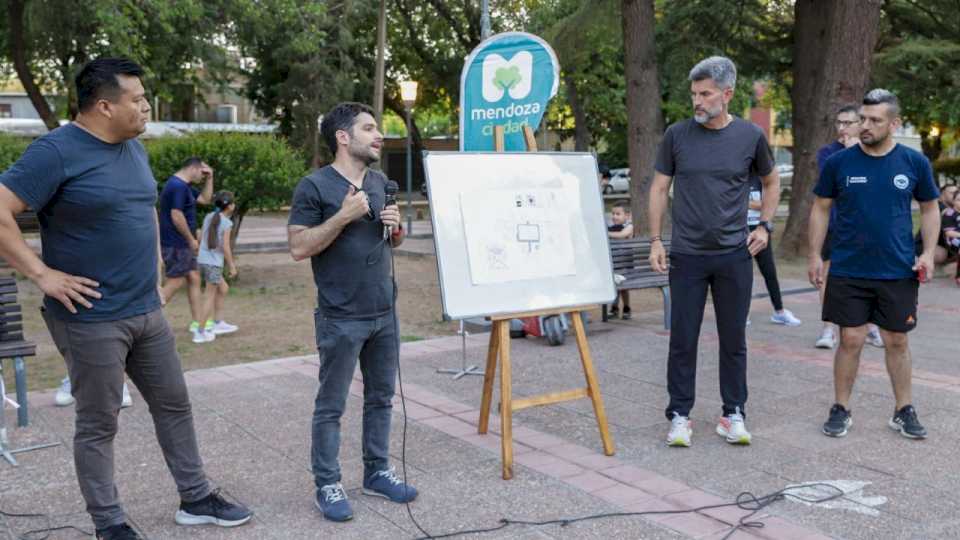 ciudad-construira-una-cancha-de-futbol-en-la-plaza-mathus-hoyos