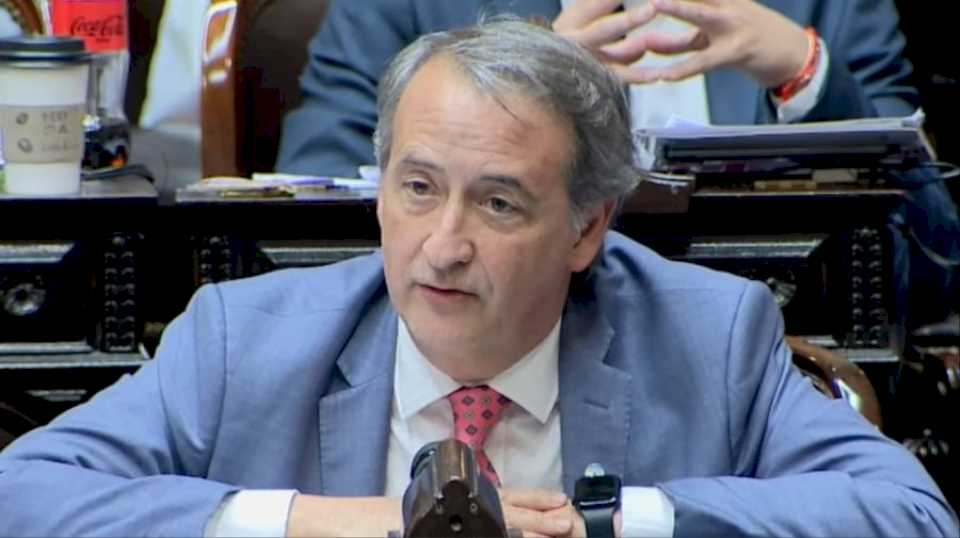 “El Puerto de Santa Fe ha sido más una especulación de un negocio inmobiliario que realmente un trabajo de Puerto”