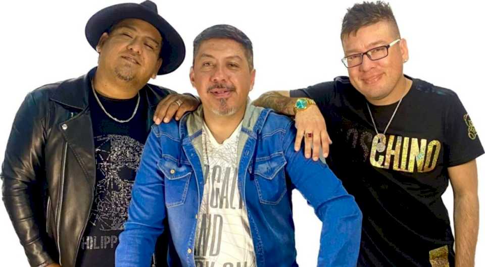 Tres jóvenes que persiguen el sueño andariego de la música