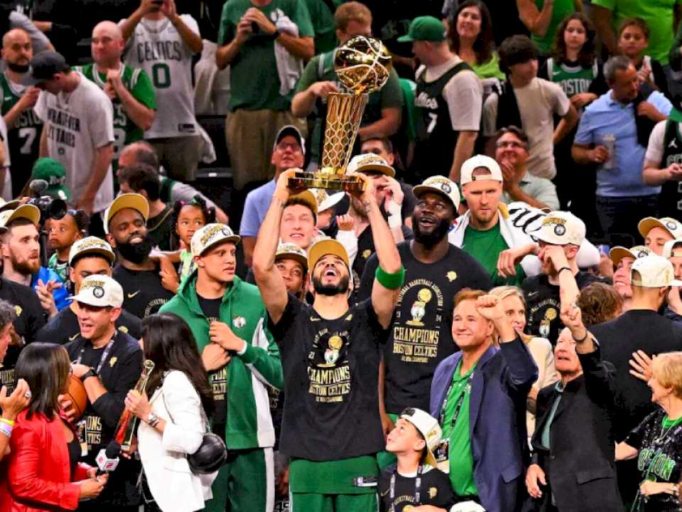 Salto inicial: este martes se inaugura la temporada 2024/25 de la NBA, el mejor básquet del mundo