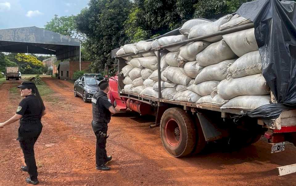 intentaron-vender-mas-de-6-mil-kilos-de-yerba-mate-robados-a-un-colono