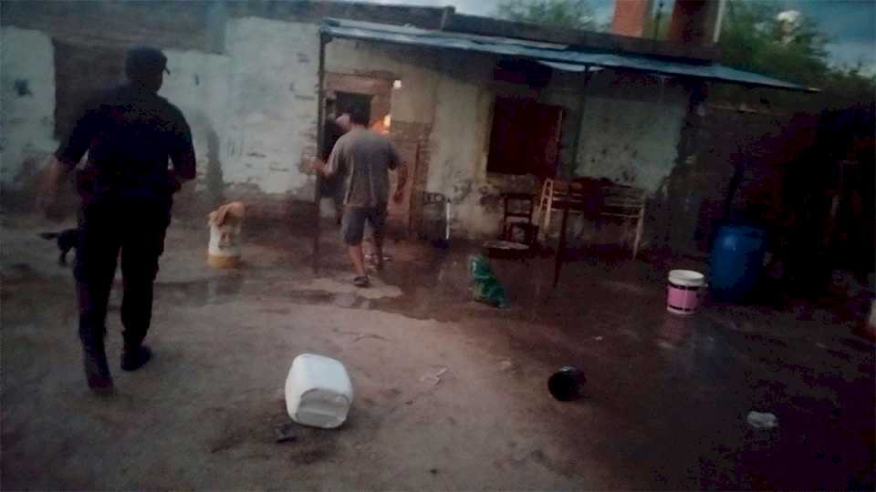 Colonia Dora: una familia perdió su vivienda tras un incendio