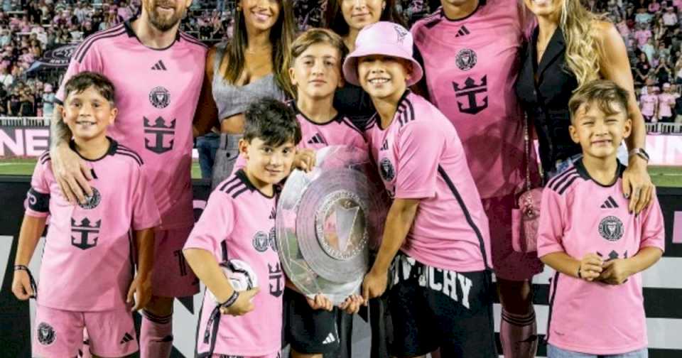 lionel-messi,-en-modo-papa:-el-divertido-reto-a-sus-hijos-en-medio-de-los-festejos-del-inter-miami-y-con-antonela-roccuzzo-como-complice