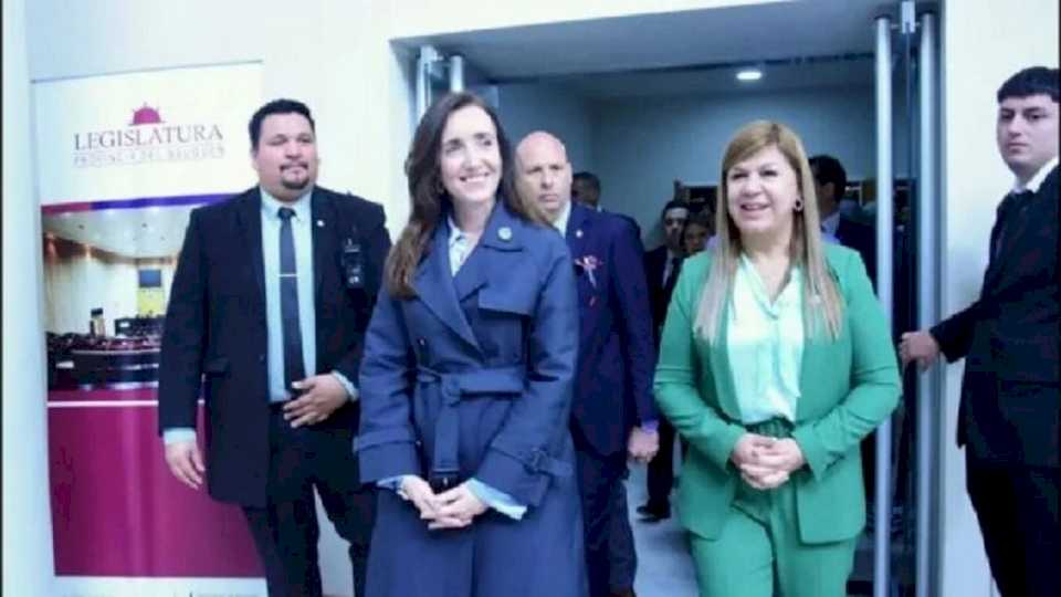 Victoria Villarruel recorre Añelo y participa de la Oil and Gas en el espacio Duam