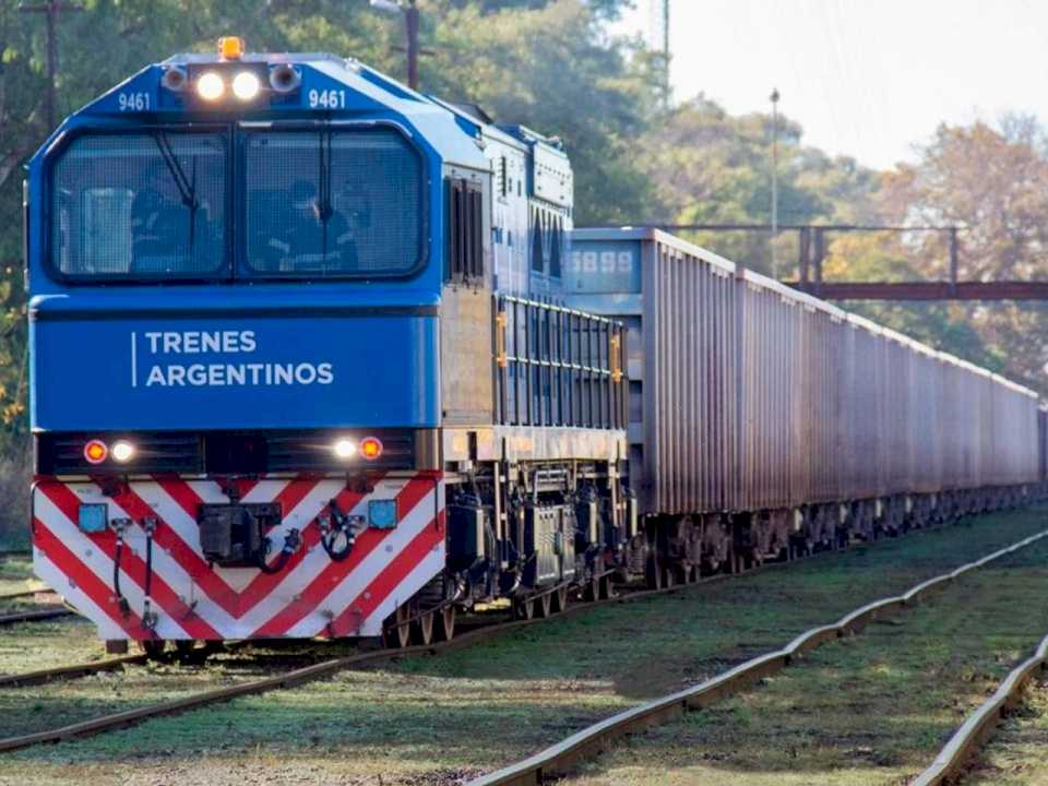 El Gobierno anunció la privatización de Belgrano Cargas y Logística SA