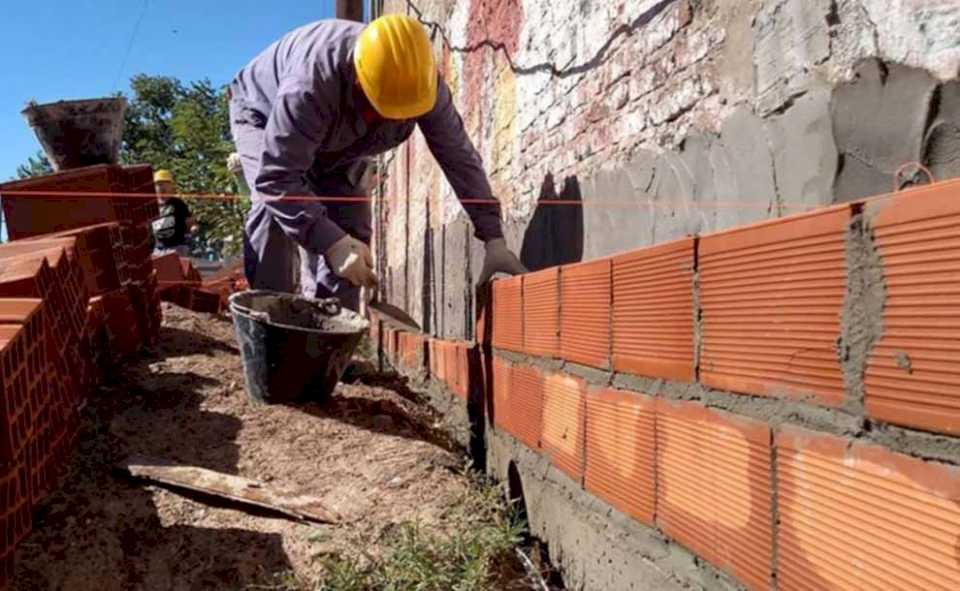 La actividad económica cayó 3,8% en agosto y anotó la tercera baja consecutiva