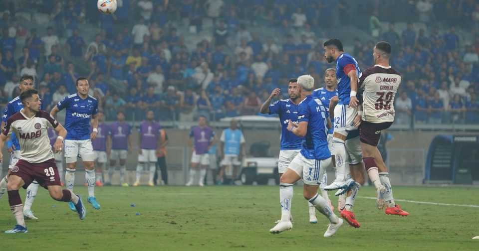 lanus-se-llevo-un-puntazo-de-brasil:-reacciono-a-tiempo-ante-cruzeiro-y-definira-su-pase-a-la-final-de-la-copa-sudamericana-en-la-fortaleza