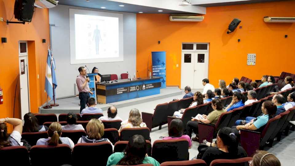 Se realizó la segunda jornada sobre dengue para directivos y docentes de la Capital