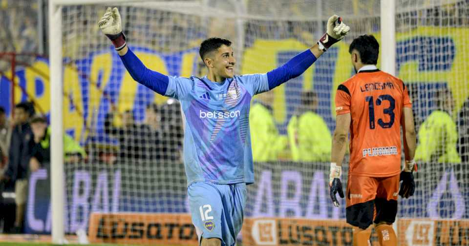 leandro-brey,-de-villano-a-heroe-para-la-clasificacion-en-copa-argentina:-atajo-cuatro-penales-consecutivos-para-entrar-en-la-historia-de-boca