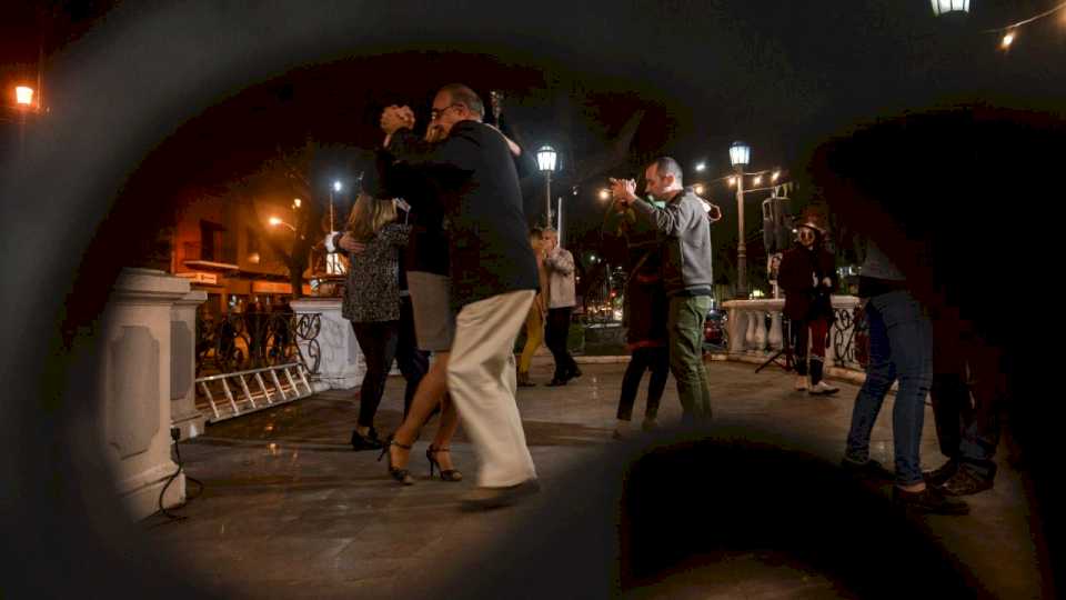 las-noches-de-los-domingos-en-ciudad-estaran-repletas-de-milonga