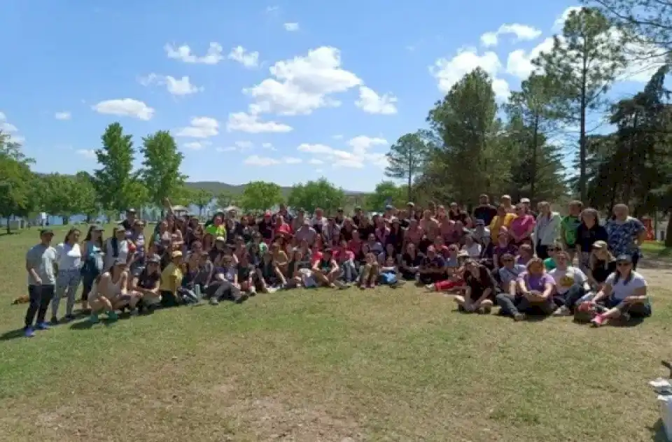 institutos-de-formacion-docente-de-merlo-y-santa-rosa-participaron-del-“primer-campamento-provincial-de-estudiantes-de-primaria”