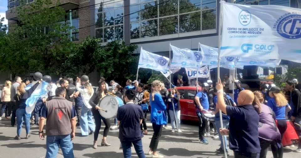 corte-en-el-centro-de-neuquen-de-trabajadores-de-la-afip