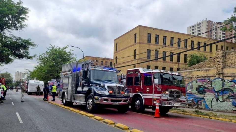 Explosión: crearon una bomba molotov en el baño de una escuela y hay 35 heridos