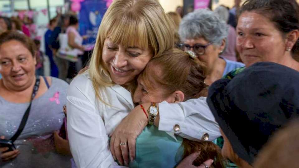 «¡Acá estoy, yo lo vencí!»: Luisa le ganó al cáncer y su historia emocionó a la intendenta Chahla