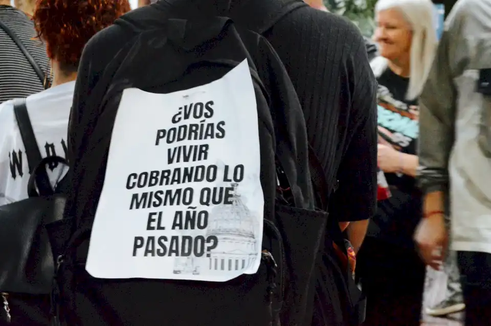 conflicto-universitario:-el-gobierno-reinstalo-la-garantia-salarial,-un-bono-para-los-no-docentes