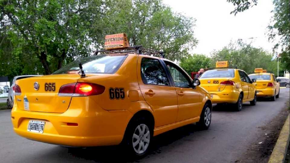 entro-en-vigencia-el-aumento-en-las-tarifas-de-taxis-y-remises