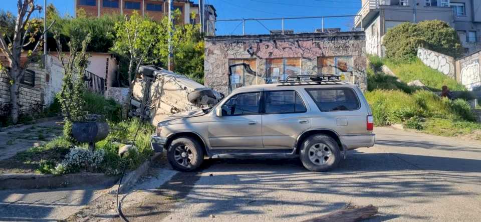 terrible-accidente:-volo-por-arriba-de-una-casa-y-cayo-en-un-barranco