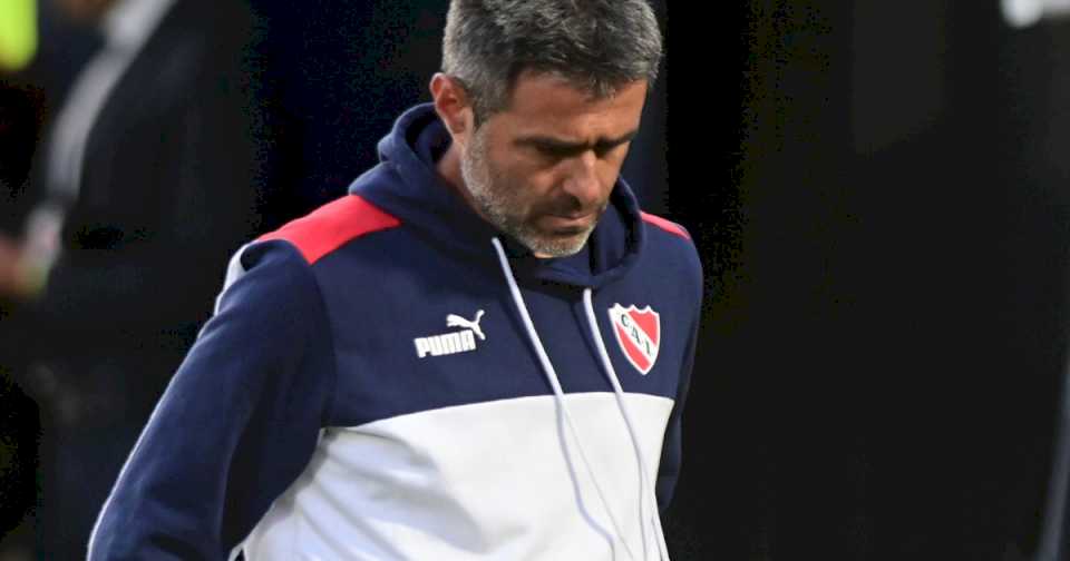 problemas-en-independiente:-vaccari-borro-a-dos-titulares-que-se-mostraron-en-una-fiesta-a-bordo-de-un-yate-junto-a-una-ex-gran-hermano