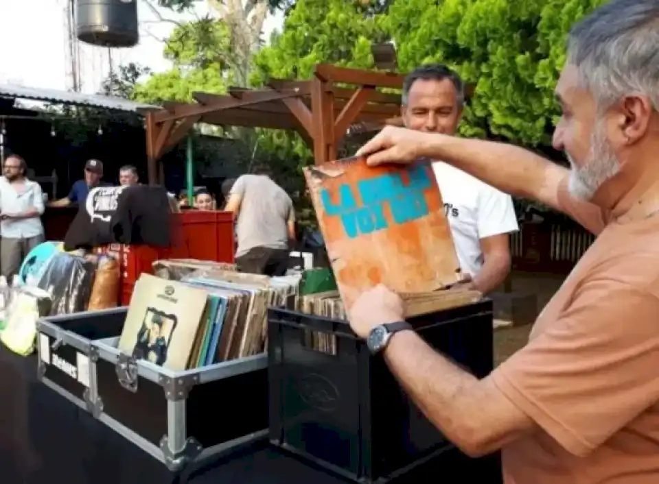 regresa-la-feria-de-vinilos-a-jardin-america