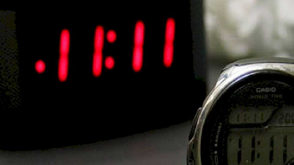 Qué significa ver 11:11 al mirar el reloj, según la numerología