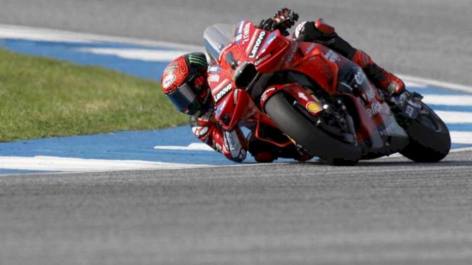 bagnaia,-‘pole’-y-record-en-tailandia-para-retar-a-jorge-martin