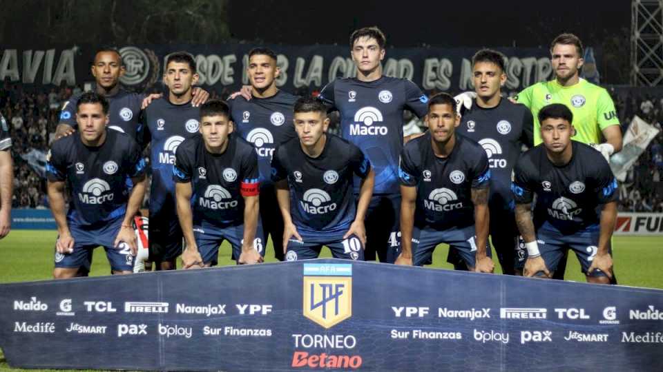 independiente-rivadavia-va-por-una-victoria-ante-san-lorenzo-en-la-liga-profesional