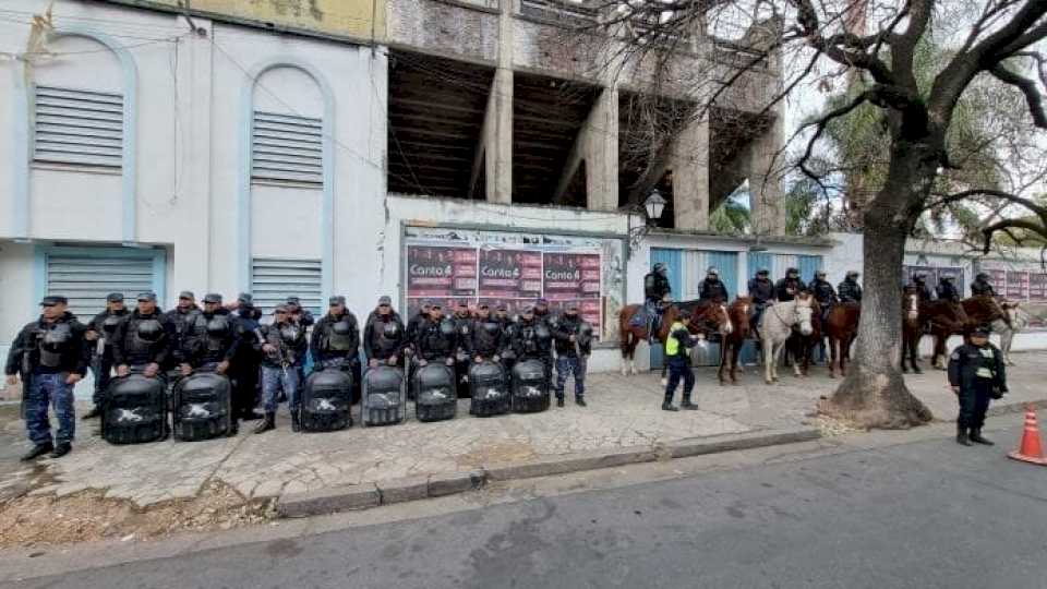 300 efectivos policiales brindarán la cobertura de seguridad para Gimnasia y Tiro Vs. Defensores de Belgrano de Buenos Aires