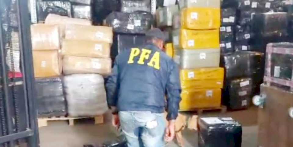 iguazu:-la-policia-federal-incauto-mas-de-20-kilos-de-marihuana-en-empresa-de-encomienda