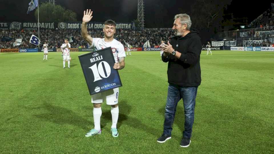 Independiente Rivadavia disfrutó de una noche especial recibiendo a San Lorenzo en el Gargantini