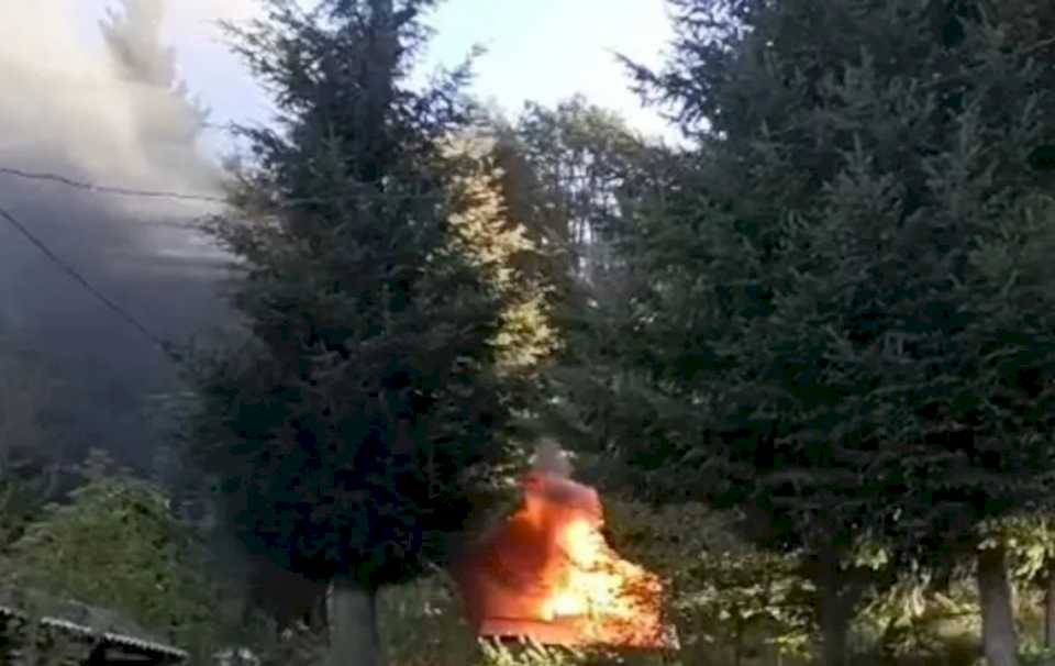 un-grave-incendio-consumio-por-completo-una-casa-en-la-cordillera