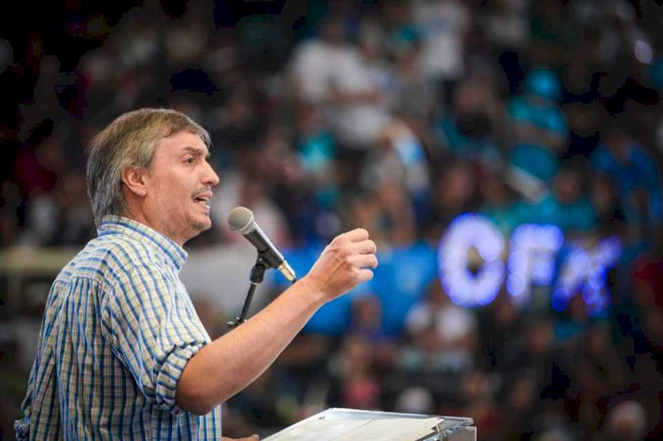 Máximo Kirchner desmintió a Quintela: “Dice que le robaron los avales, ¡chamuyo!”