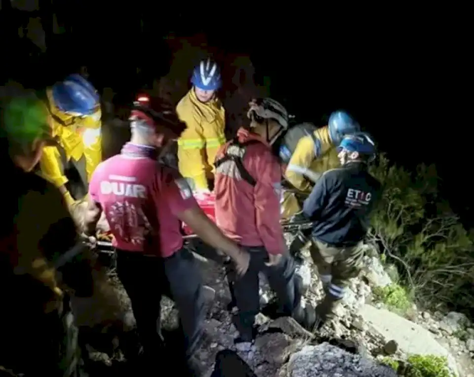 Rescataron a una mujer que estaba haciendo trekking en las Altas Cumbres