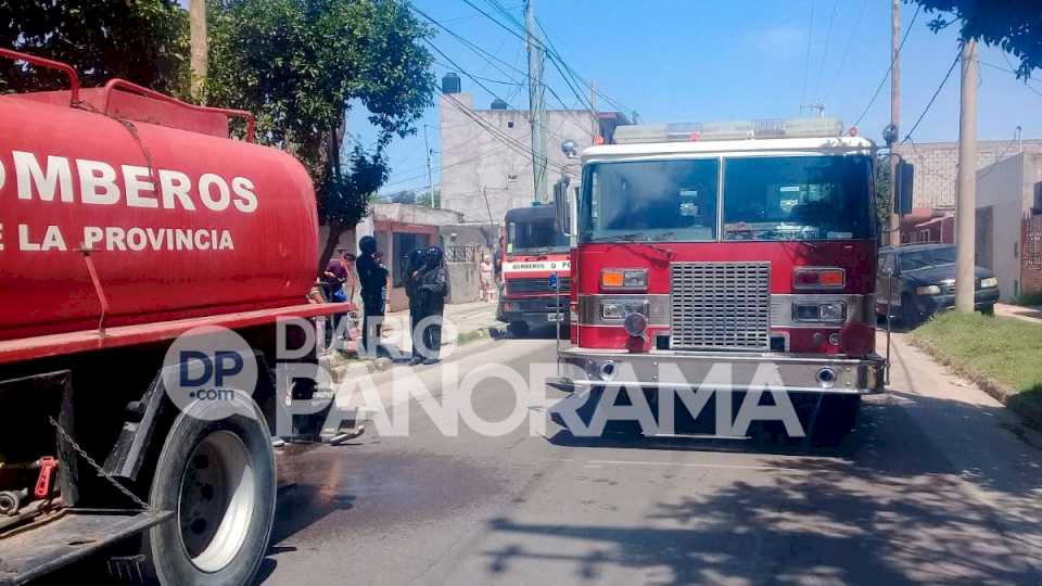 Voraz incendio causó daños en una vivienda del barrio Huaico Hondo