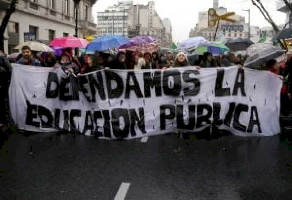 Convocan para noviembre a una tercera marcha universitaria nacional, en rechazo al desfinanciamiento por parte del Gobierno nacional