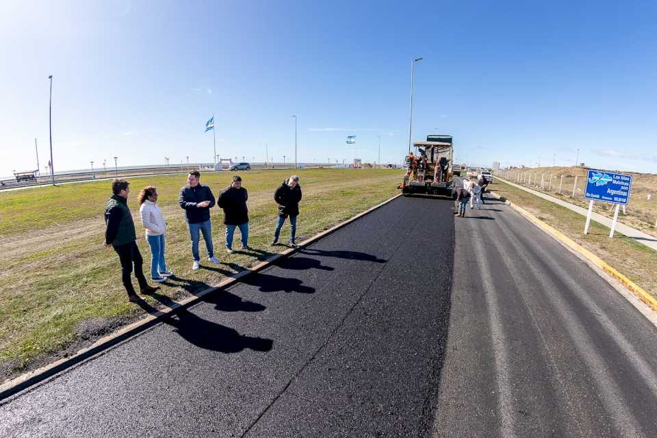 Perez recorrió los avances de obra de la av. Héroes de Malvinas