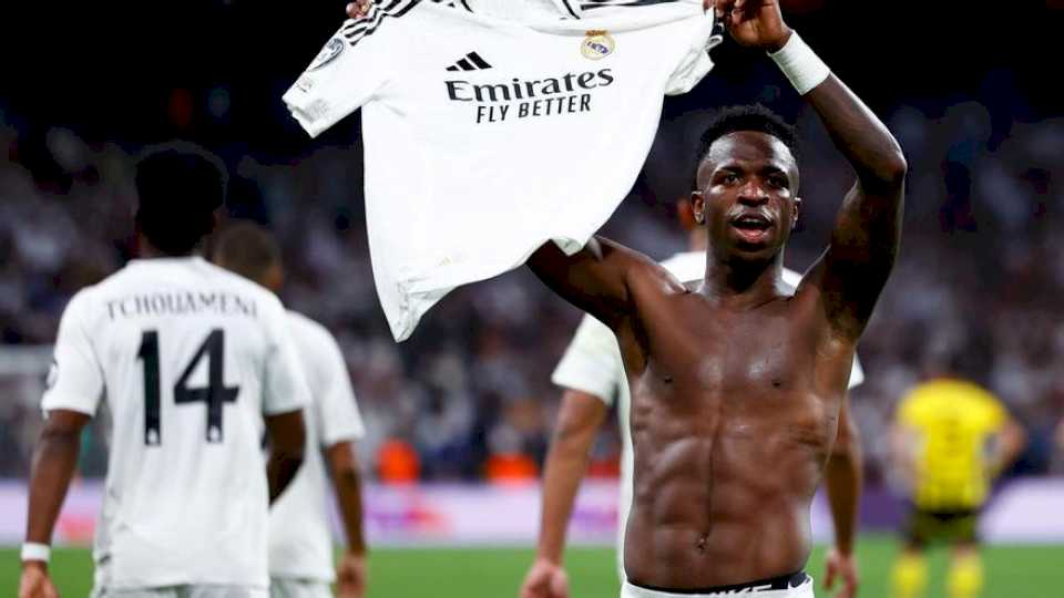 vinicius-espera-un-balon-de-oro-contra-el-racismo-en-plena-crisis-por-los-insultos-del-bernabeu-y-la-goleada-del-clasico