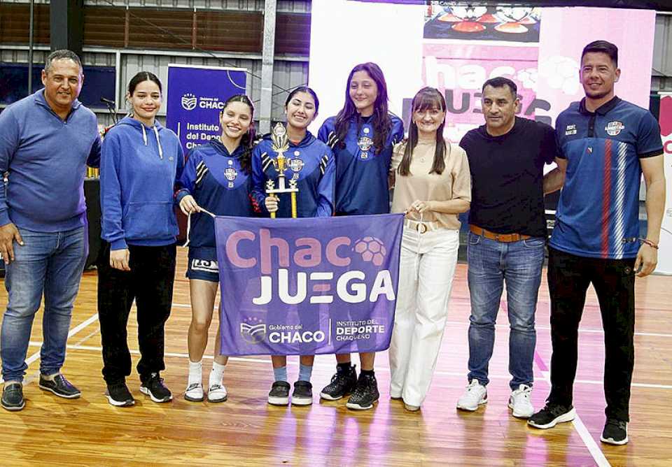 La vicegobernadora Schneider acompañó el cierre de “Chaco Juega” en el Polideportivo Jaime Zapata