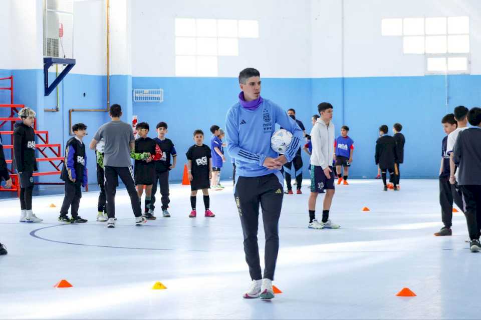 Matías Lucuix encabezó un campus de Futsal en Río Grande