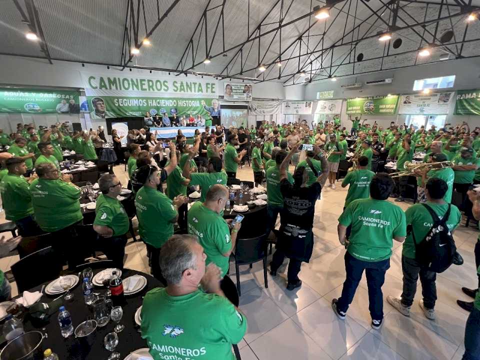 Asamblea y encuentro del gremio de camioneros de Santa Fe alineado al moyanismo