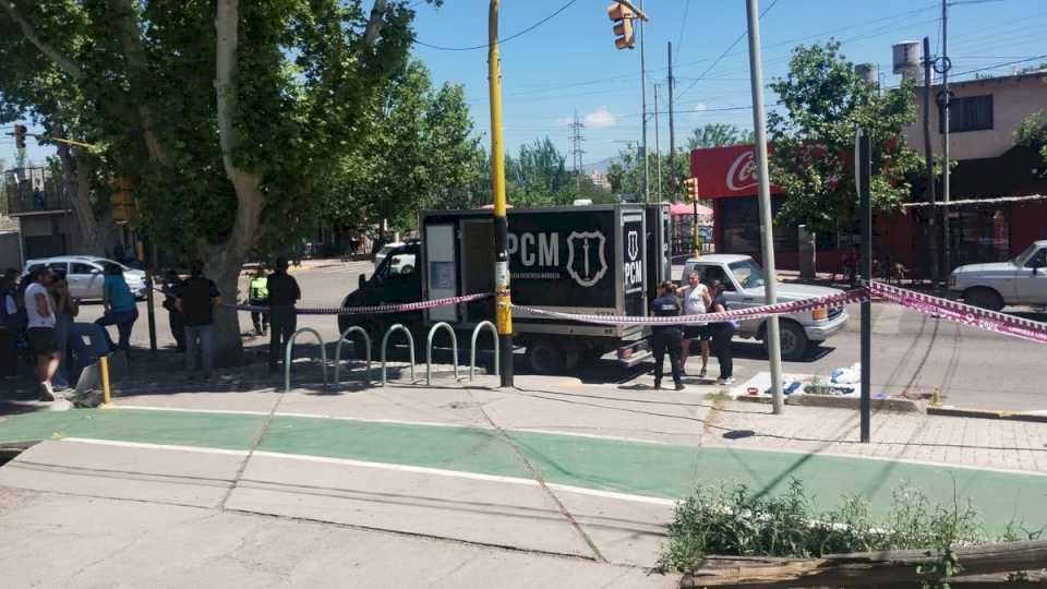 Una mujer de 71 años murió al ser atropellada por una camioneta en Godoy Cruz