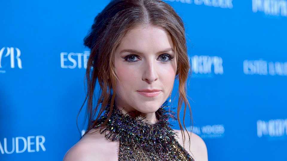 Anna Kendrick contó que un director la humilló frente a 100 extras: “Fue muy desagradable”